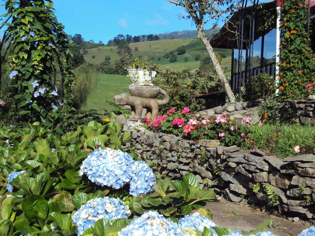Guayabo Lodge Santa Cruz  エクステリア 写真