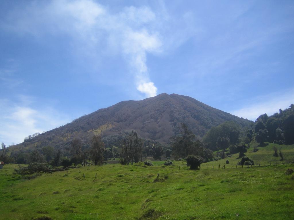 Guayabo Lodge Santa Cruz  エクステリア 写真