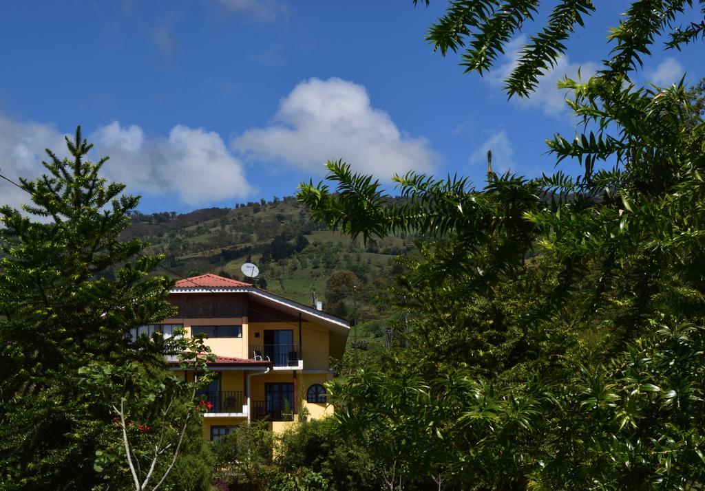Guayabo Lodge Santa Cruz  エクステリア 写真